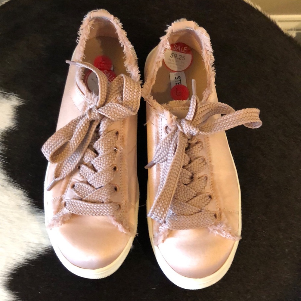 Steve Madden Greyla Sneakers